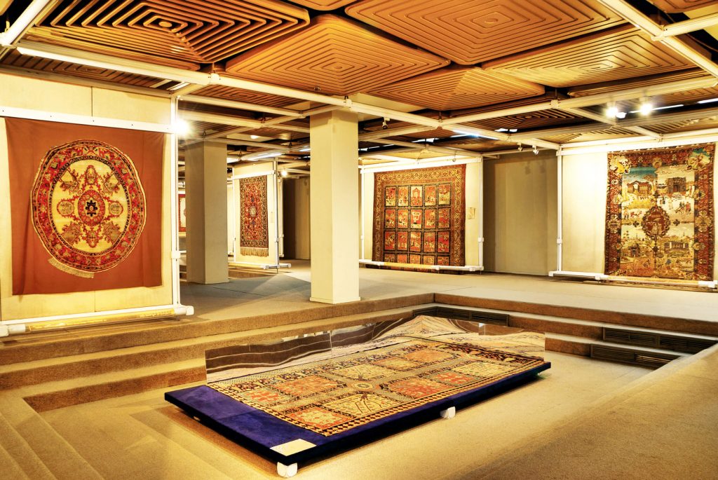 موزه فرش در سفر با تور ارزان استانبول