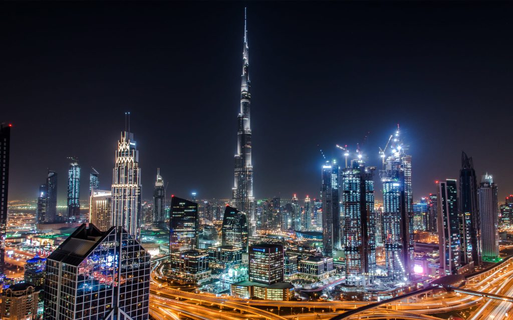 برج خلیفه از دیدنی های دبی در شب