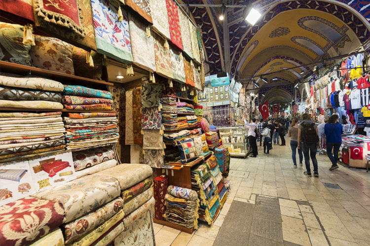 بازار بزرگ استانبول یکی از جاذبه های گردشگری استانبول