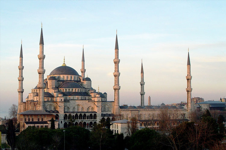 مسجد سلطان احمد یکی از جاذبه های گردشگری استانبول