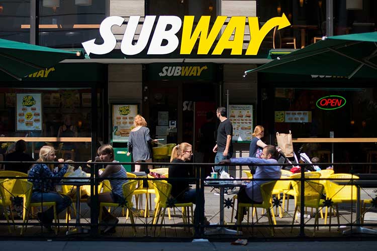 15- رستوران زنجیره ای Subway