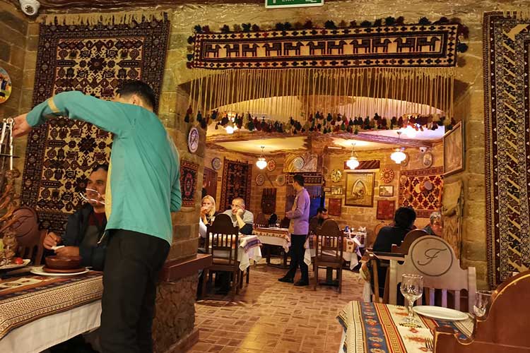 رستوران فیروزه یکی از بهترین رستوران های باکو