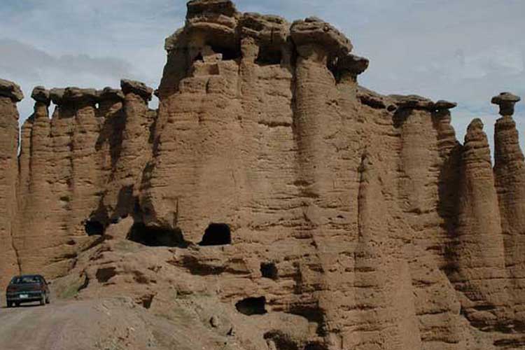 قلعه پیروز گات از جاذبه های گردشگری چابهار