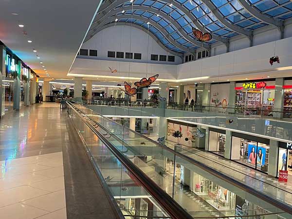 مرکز خرید آگورا (Agora Shopping Mall)